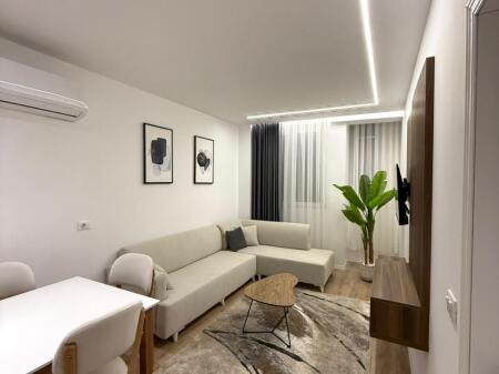 Vendesi in vendita Appartamento 1+1 – Via Fortuzi, vicino al Centro, Tirana
