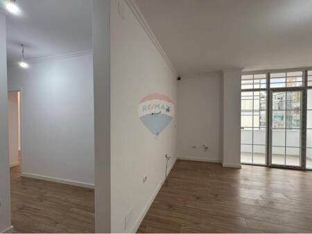 Shitet Apartament 2+1 | Rruga e Bogdaneve