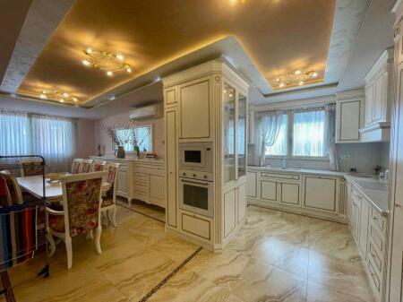 SHITET SUPER (PENTHOUSE)  Tipologji 4+1  Prane Liqenit Te Thate 