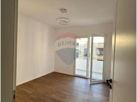 Shitet Apartament 2+1 | Oxhaku