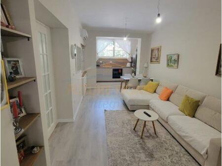 In vendita, Appartamento 1+1, Via Tefta Tashko Koço, Tirana.