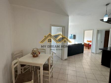 Shitet Apartament 3+1 Prane Stacionit Trenit Durres!