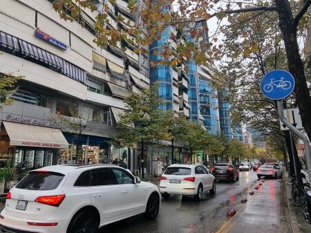 Affitto, Locale Commerciale, Via di Dibra, Tirana.