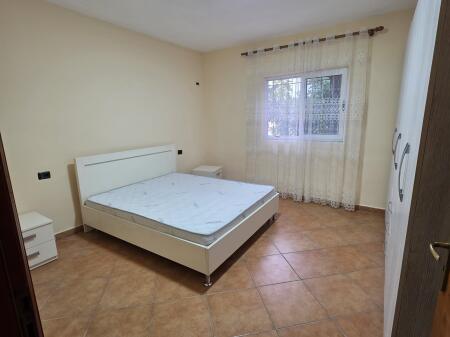 Large 1+1 apartment for rent at the roundabout in Kinostudio, Xhanfize Keko street, 1 minute from the urban bus stations!