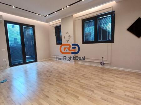 Al Complesso Square 21, Appartamento 2+1 In Affitto Per Uffici!!