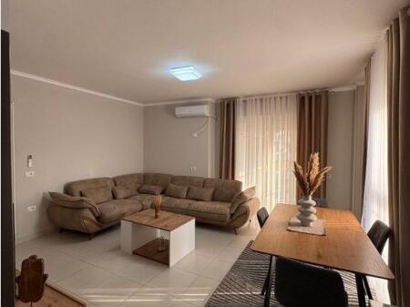 APPARTAMENTO 2+1 IN AFFITTO VICINO ALLA PROCURA DI TIRANA! 750 € /Mese