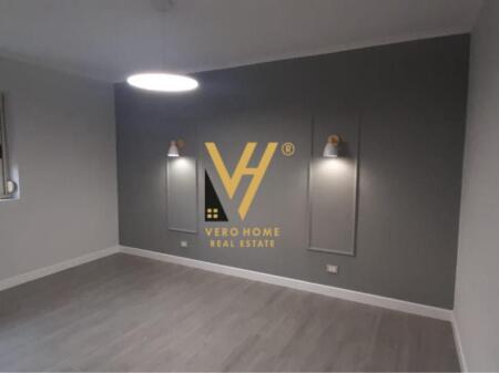 OFFICE 59 M2 FOR RENT AT SHKOLLA E KUQE 500 EURO