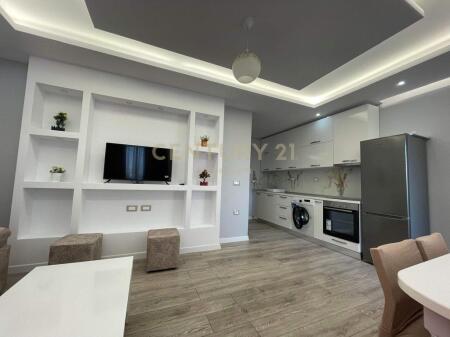 Shitet Vilë 2-Katëshe e Bashkëngjitur në Golem – 3 Dhoma Gjumi | 2 Tualete | Oborr Privat  150,000 €