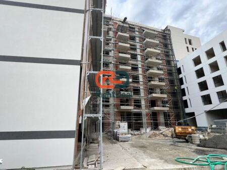 Tek Bulevardi I Ri, Shitet Apartament 2+1+2 Me Planimetri Te Rregullt Ideal Per Banim !!!