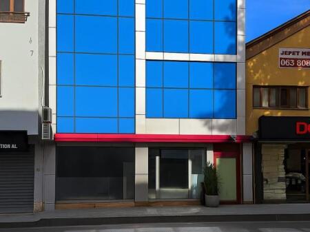 Affitto, Locale Commerciale, Myslym Shyri Tirane