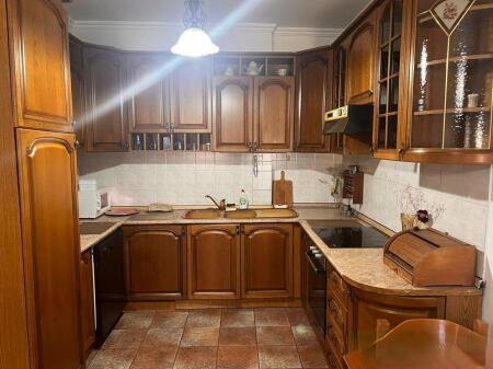 Appartamento 2+1 in Affitto, Liceo Partizani 650 € /Mese