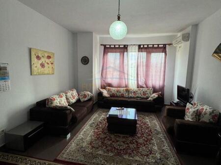 Affitto, Appartamento 1+1, Via Mine Peza, Tirana.