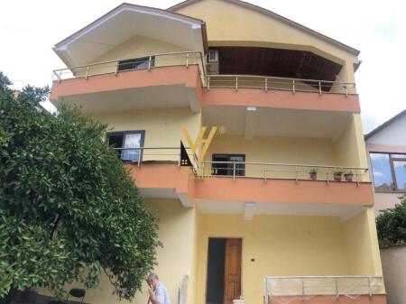 VILLA SU TRE PIANI IN AFFITTO A DON BOSKO 2.000 EURO