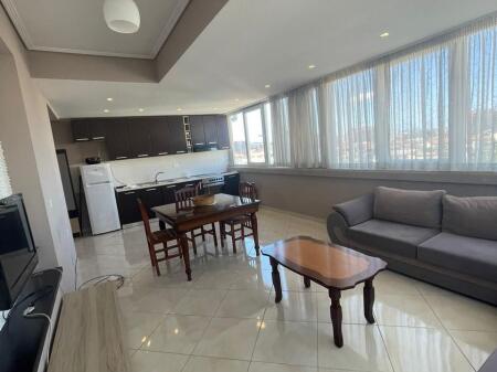 Shitet apartament 2+1, tek rruga e kavajes