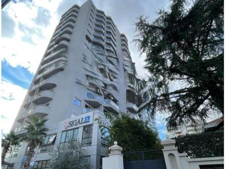 AMBIENTE COMMERCIALE IN AFFITTO VICINO A SKYTOWER, EX BLOK !!