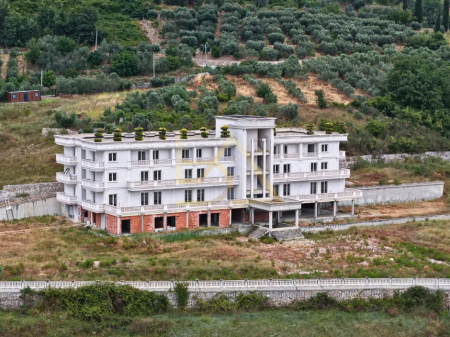 Locale Commerciale in Vendita – Maminas, Durrës