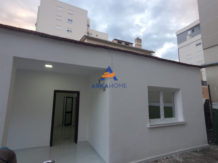 AFFITTASI UFFICIO 100M2 "PRESSO IL COMUNE DI PARIGI" 1038 EURO