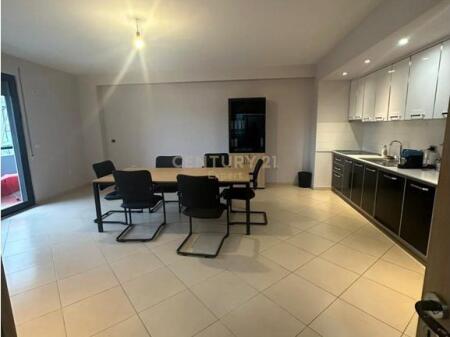 SHESIM APARTAMENT 3+1+2+ POST PARKIMI TE PERFSHIRE TEK STADIUMI DINAMO! 350,000 €