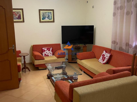 VILLA IN VENDITA 300M2 "VICINO ALLA MOSCHEA, KOMBINAT" 237.000 EURO