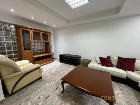 AFFITTIAMO UFFICIO IN AFFITTO IN PIAZZA WILSON! 800 € /Mese