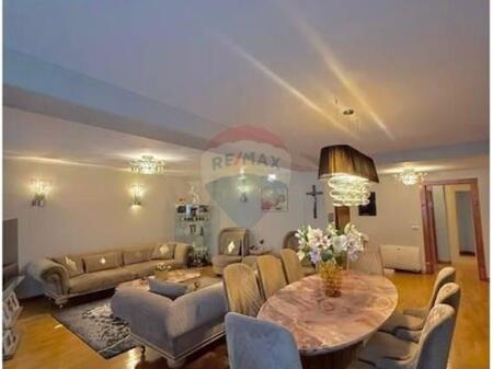 Shitet Apartament 3+1+2 | Bulevardi Zogu I