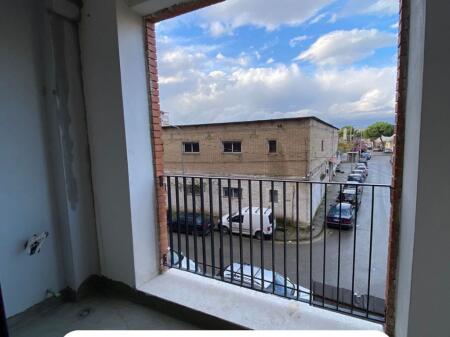 Shitet apartament 1+1 5 Maj