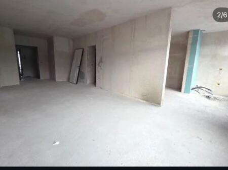 Shitet Apartament 1+1 te Rezidenca White Tower, Komuna Parisit!