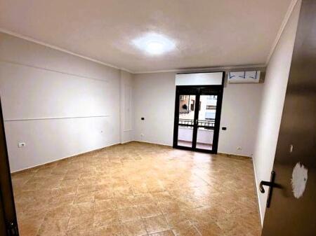 Apartment with Veranda for Sale in Lake View Residence, near Rrugës së Kosovareve!