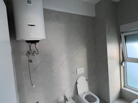 Affittasi 1+1 vuoto, Residenza Kadiu-Ali Dem