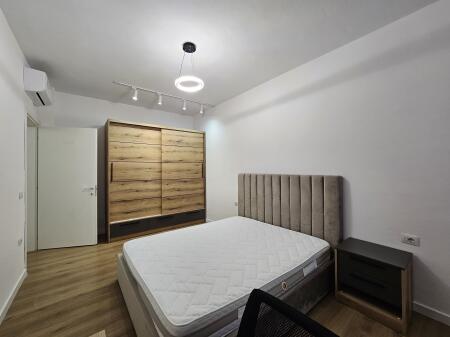 Apartament 3+1, Fusha Aviacionit!