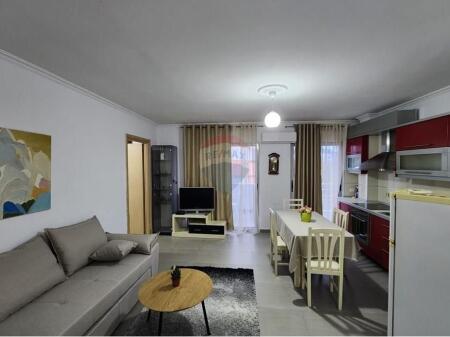 Jepet me qira apartament 2+1 pranë Kristal Center!