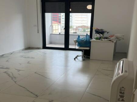 AMBIENTE PER UFFICIO/ATTIVITÀ – STAZIONE DEI TRENI