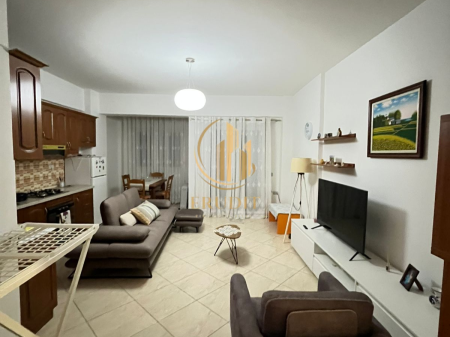  Jepet me Qira Apartament 1+1, Rruga e Çipajve , Vlorë