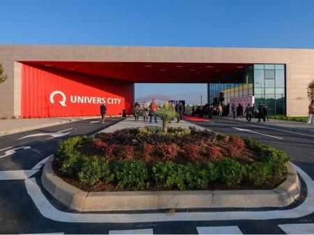 Appartamento 2+1 con veranda a Univers City
