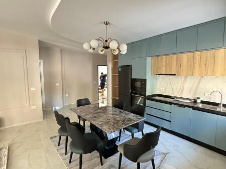 Apartament 2+1+2, Farkë (Landlake)!