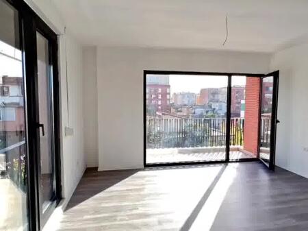  Shitet Apartament 1+1 + Garazh – Rruga Qemal Stafa, Tiranë
