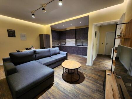 Shitet apartament 1+1 tek 9-Kateshet !