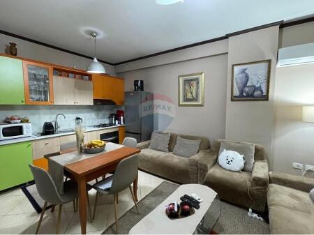 Apartament - Për Shitje - Qendra Kristal, Tiranë