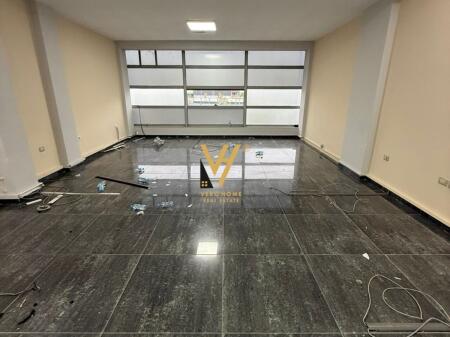 LOCALE COMMERCIALE 75 M2 IN AFFITTO A ASTIR 60.000 LEKE