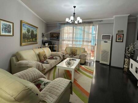 Shitet, Apartament 2+1, Unaza e Re , Tirane