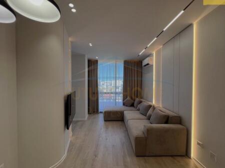 Shitet, Apartament 2+1, 21 Dhjetori, Tiranë.