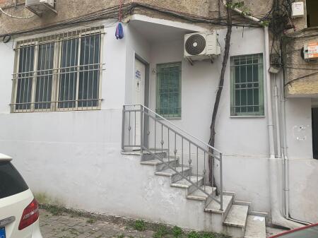 Empty studio apartment for rent Paris Commune 400€