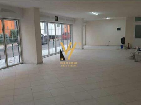 LOCALE COMMERCIALE IN AFFITTO 100 M2 AL LAGO ASCIUTTO 70.000 LEKE
