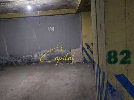 SHITET GARAZH 13 M2 RRUGA E BARRIKADAVE 40.000 EURO