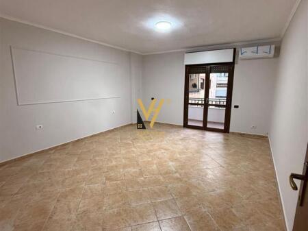 UFFICIO 165 M2 IN AFFITTO PRESSO IL COMUNE DI PARIGI 1.200 EURO