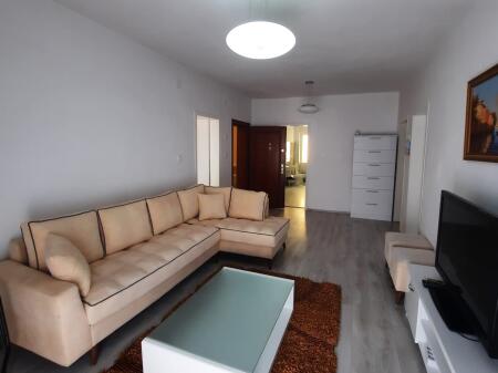 Apartament 2+1+ Kuzhine e vecuar ne Bllok!