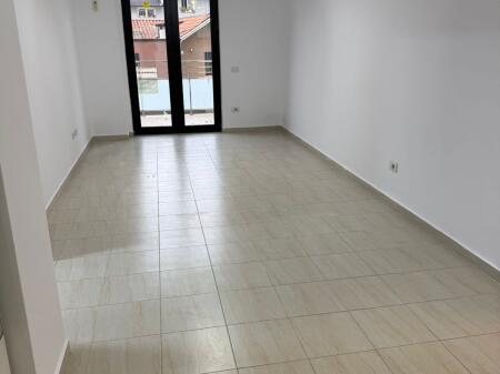 Ufficio in affitto nel Centro di Tirana