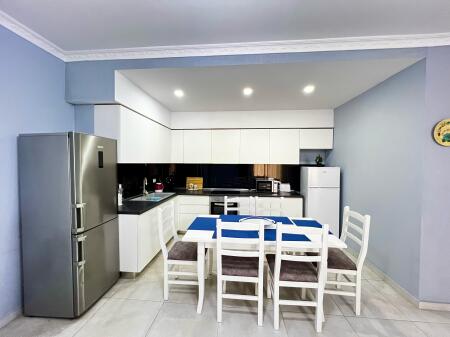 Appartamento 3+1+2wc & 2 Balconi in Affitto, Vlore