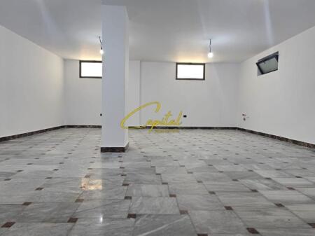 LOCALE COMMERCIALE IN AFFITTO 200 M2 EX BLOCCO 300.000 LEKE