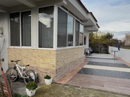 Casa privata in vendita vicino a Univers City Qtu 
